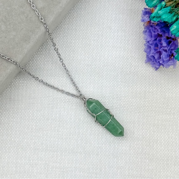 Green Aventurine wire wrapped bullet necklace - Picture 2 of 4